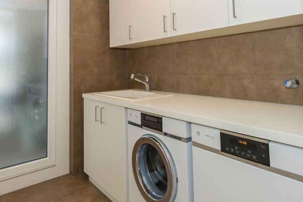 Schnueriger_Schreinerei_Innenausbau-Schraenke-Referenzen-schnueriger170915-8924