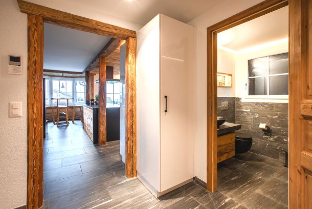 Schnueriger_Schreinerei_Innenausbau-Schraenke-Referenzen-Schnueriger_Einsiedeln_Award19_nachher_07